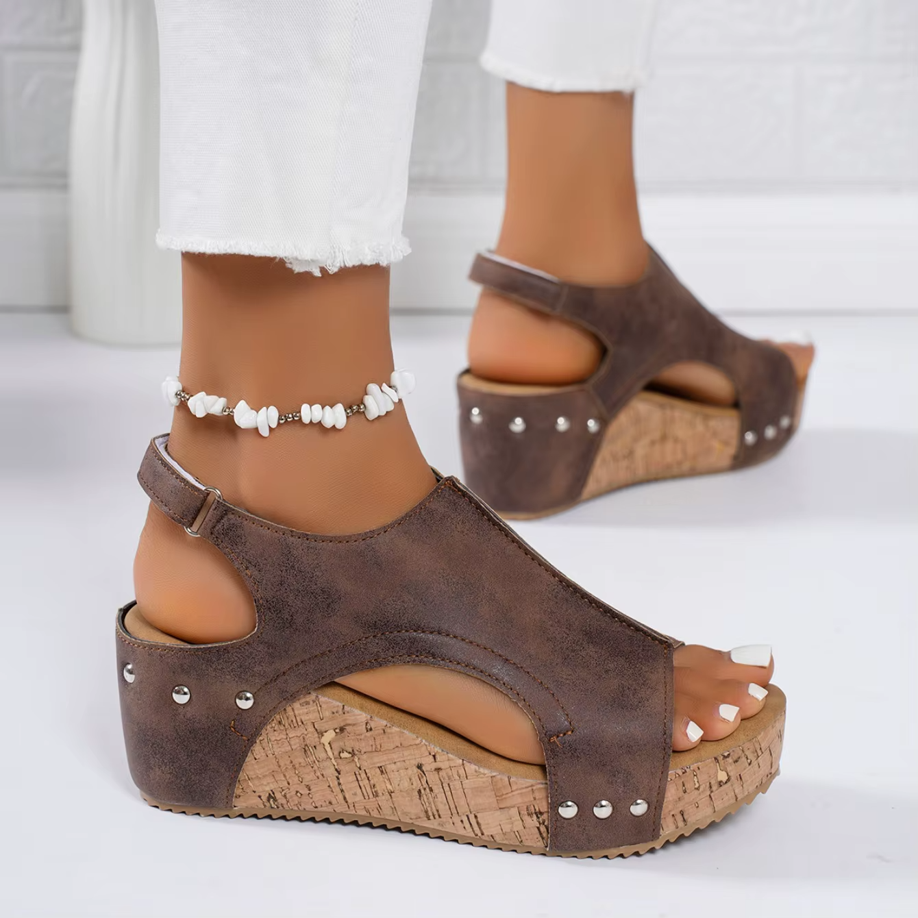 Jaev - Elegant Casual Sandals